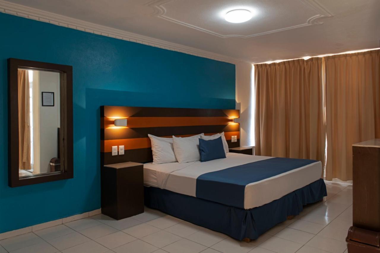 Hotel Fiesta Mexicana Manzanillo Buitenkant foto