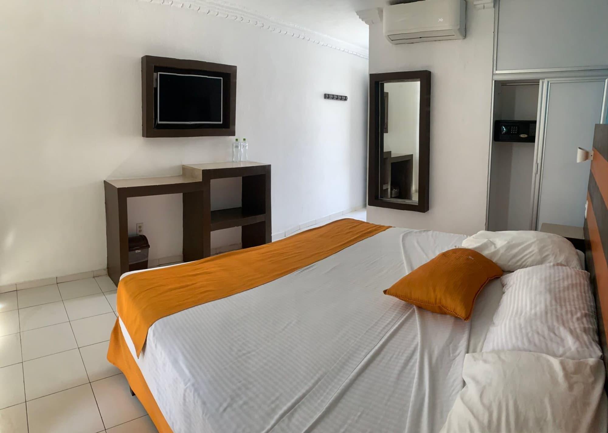Hotel Fiesta Mexicana Manzanillo Buitenkant foto