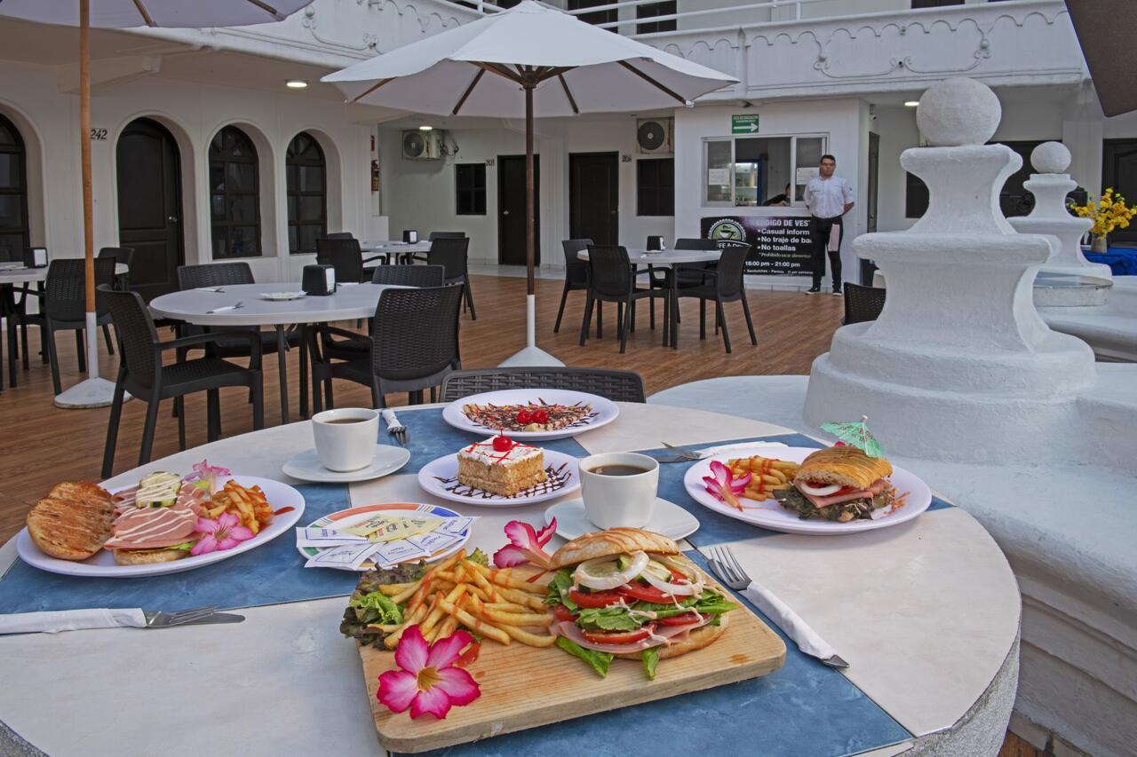 Hotel Fiesta Mexicana Manzanillo Buitenkant foto