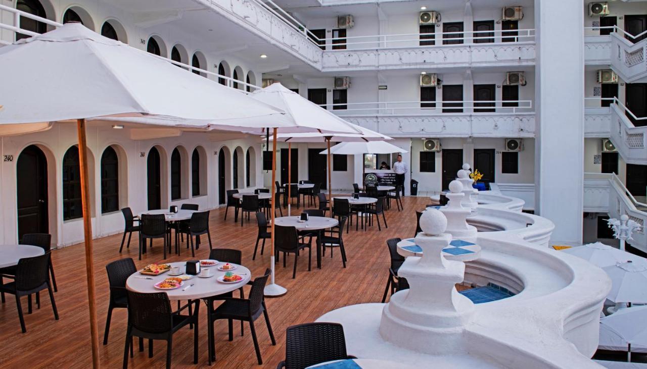 Hotel Fiesta Mexicana Manzanillo Buitenkant foto