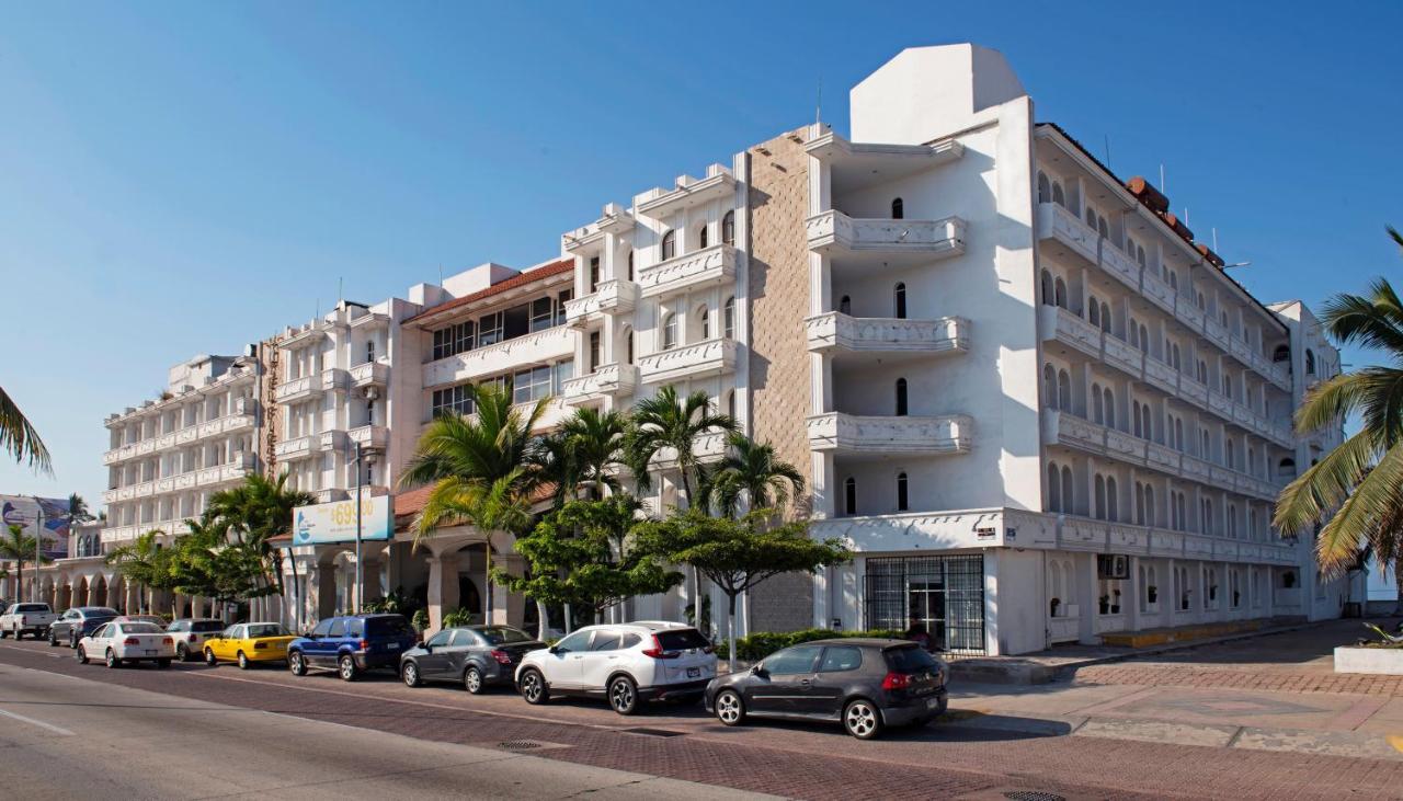 Hotel Fiesta Mexicana Manzanillo Buitenkant foto