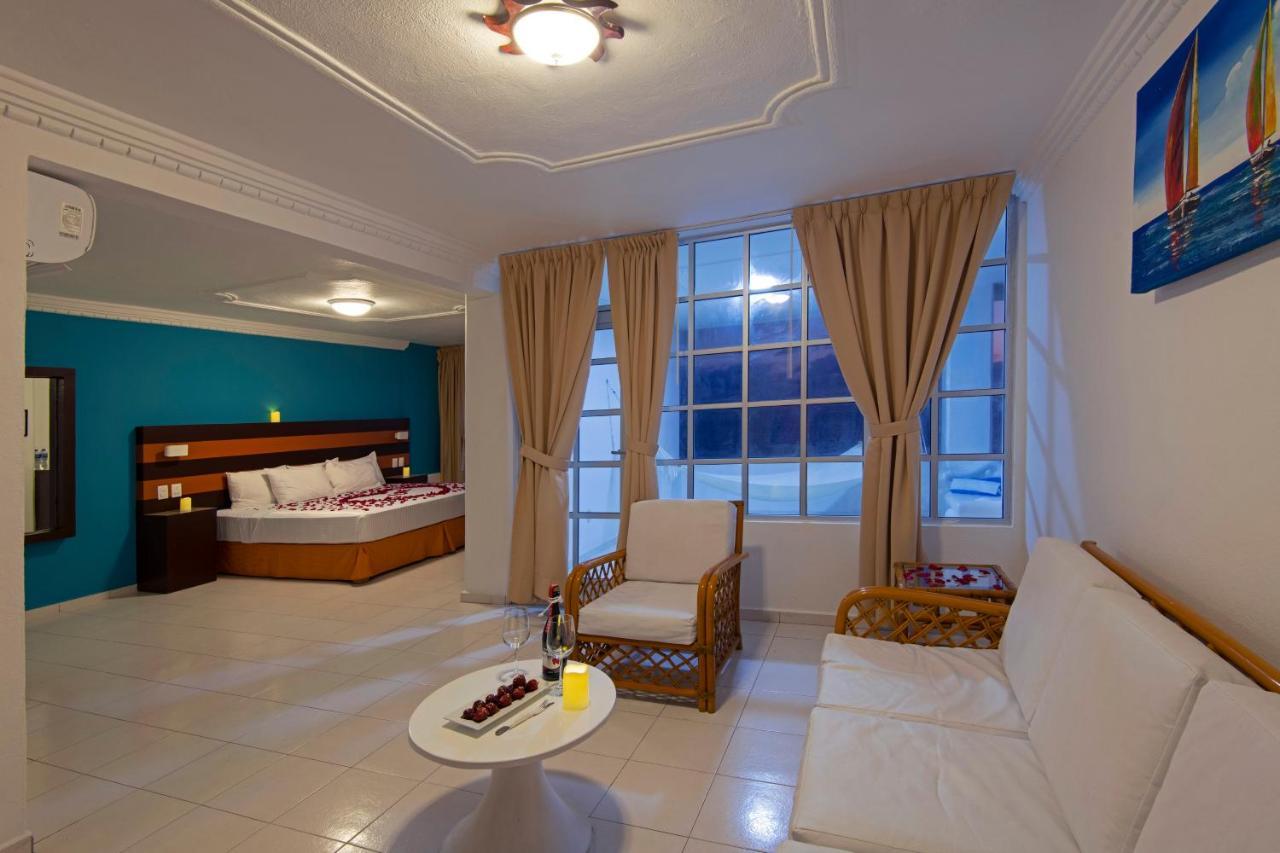 Hotel Fiesta Mexicana Manzanillo Buitenkant foto